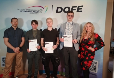 DofE  - naši studenti získali certifikáty bronzové úrovně